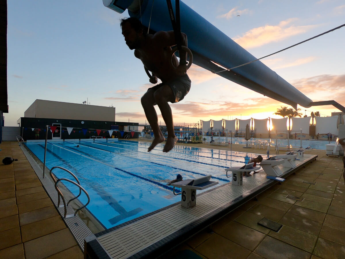 pool workout ring dips